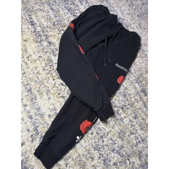 Empyre Vertirose Black Jogger Sweatpants Red Roses Size Medium - Picture 2 of 10